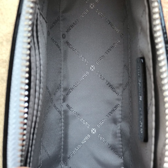 LAST ONE❤️New! MICHAEL KORS CROSSBODY - Picture 8 of 11